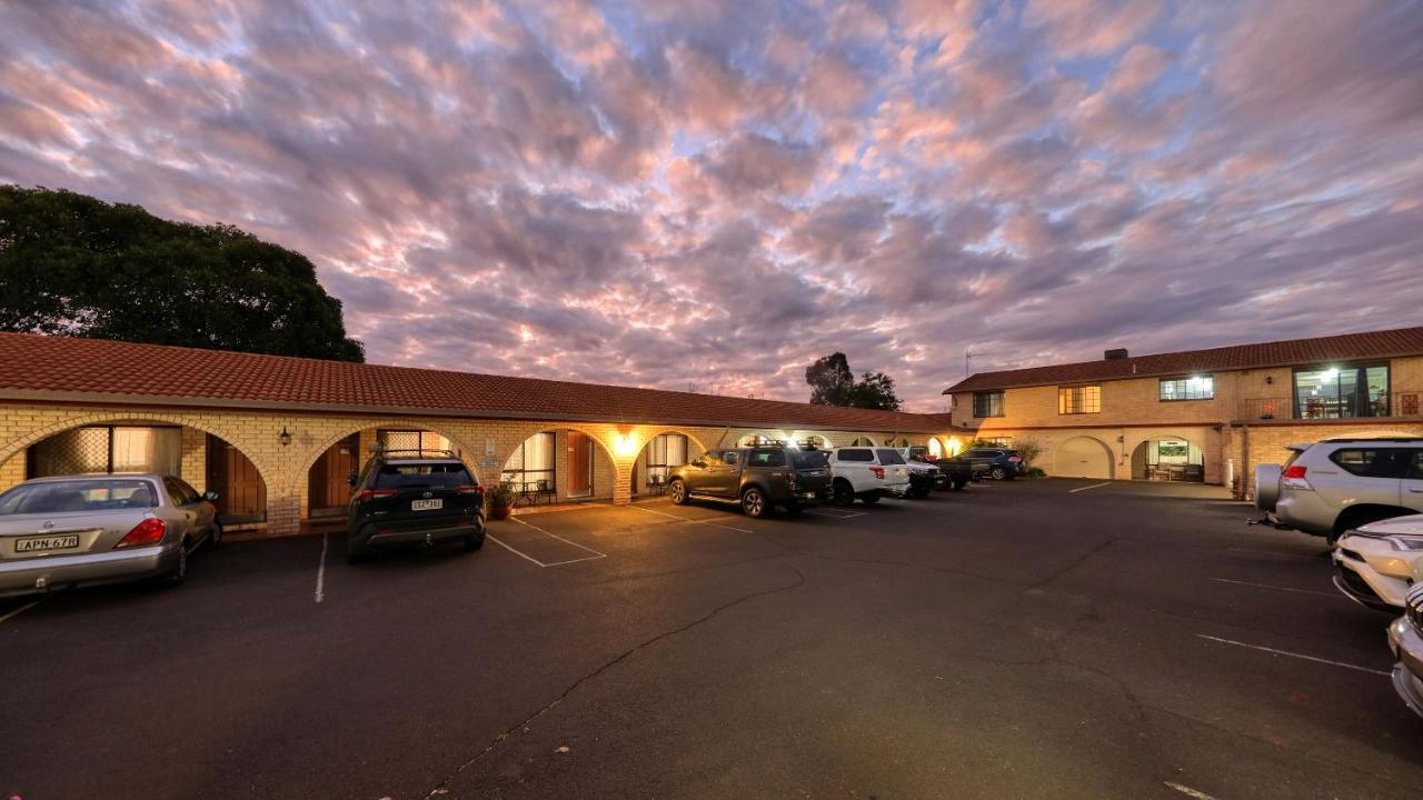 Forest Lodge Motor Inn & Restaurant Dubbo Dış mekan fotoğraf