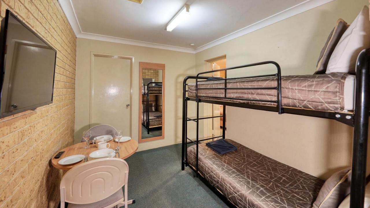 Forest Lodge Motor Inn & Restaurant Dubbo Dış mekan fotoğraf