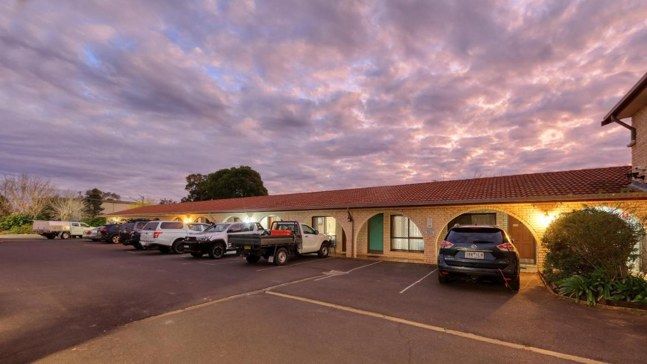 Forest Lodge Motor Inn & Restaurant Dubbo Dış mekan fotoğraf