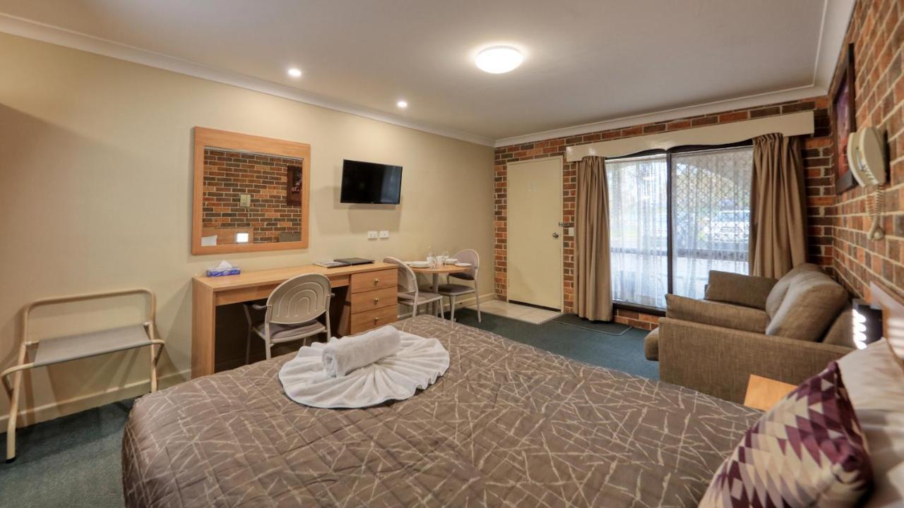 Forest Lodge Motor Inn & Restaurant Dubbo Dış mekan fotoğraf
