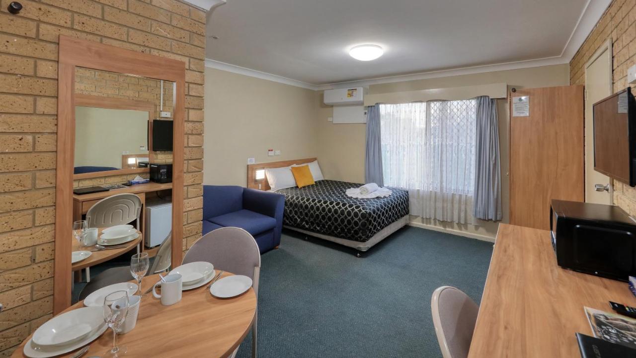 Forest Lodge Motor Inn & Restaurant Dubbo Dış mekan fotoğraf