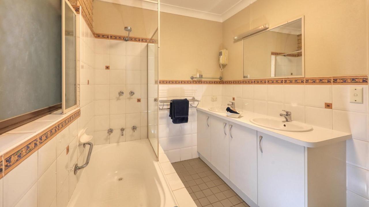 Forest Lodge Motor Inn & Restaurant Dubbo Dış mekan fotoğraf