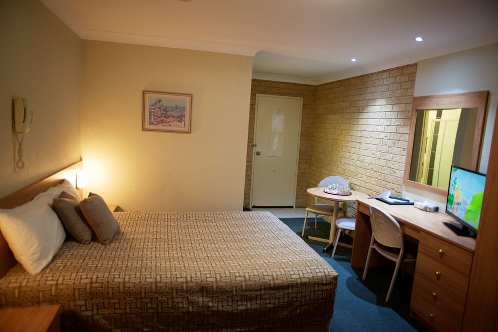 Forest Lodge Motor Inn & Restaurant Dubbo Dış mekan fotoğraf